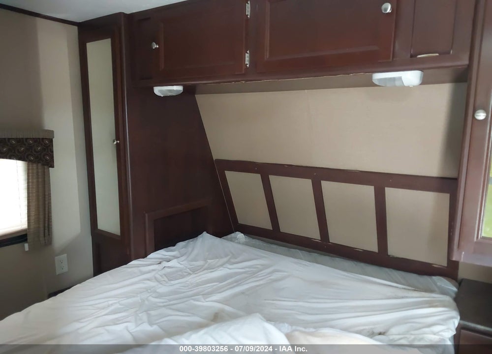 2015 COLEMAN OTHER VIN: 4YDT24423FH930735