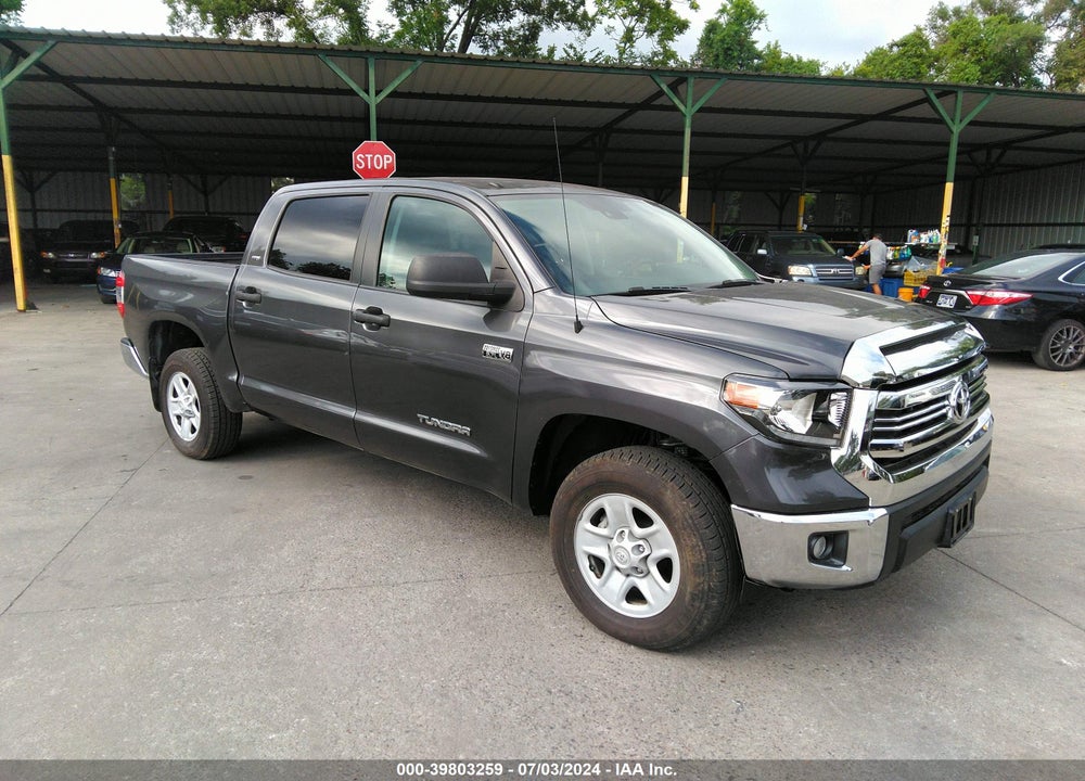 2018 TOYOTA TUNDRA SR5 5.7L V8 VIN: 5TFDW5F16JX743400