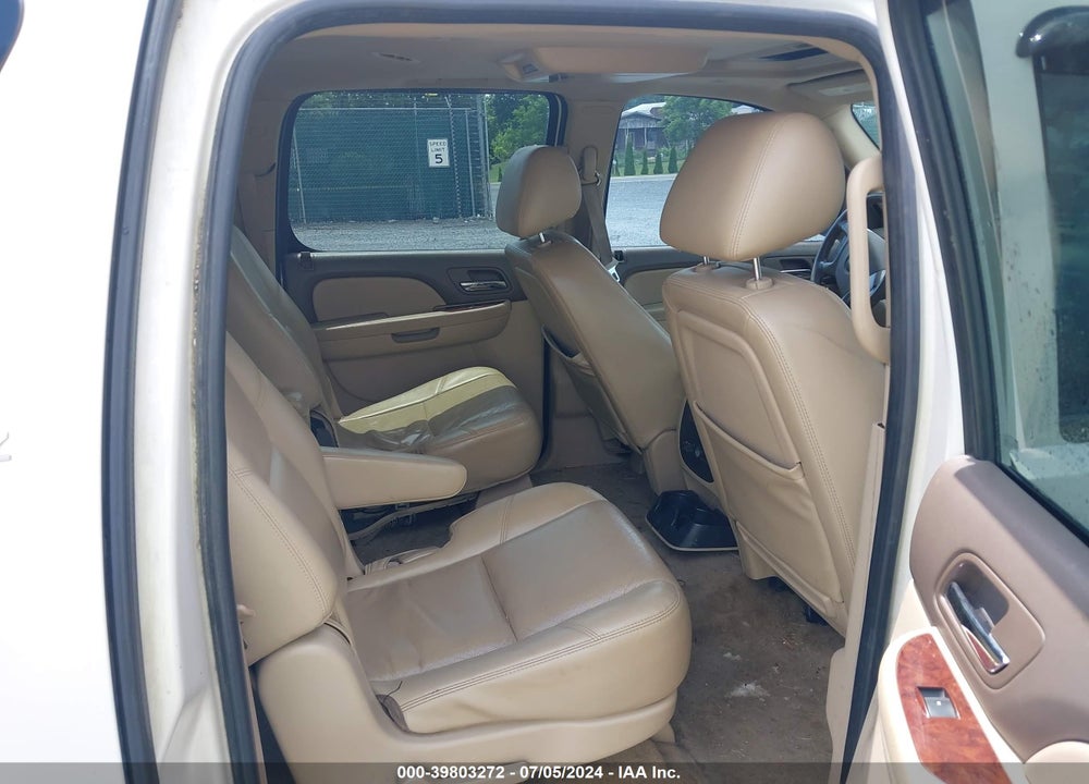 2010 CHEVROLET SUBURBAN 1500 LTZ VIN: 1GNUKKE35AR292159