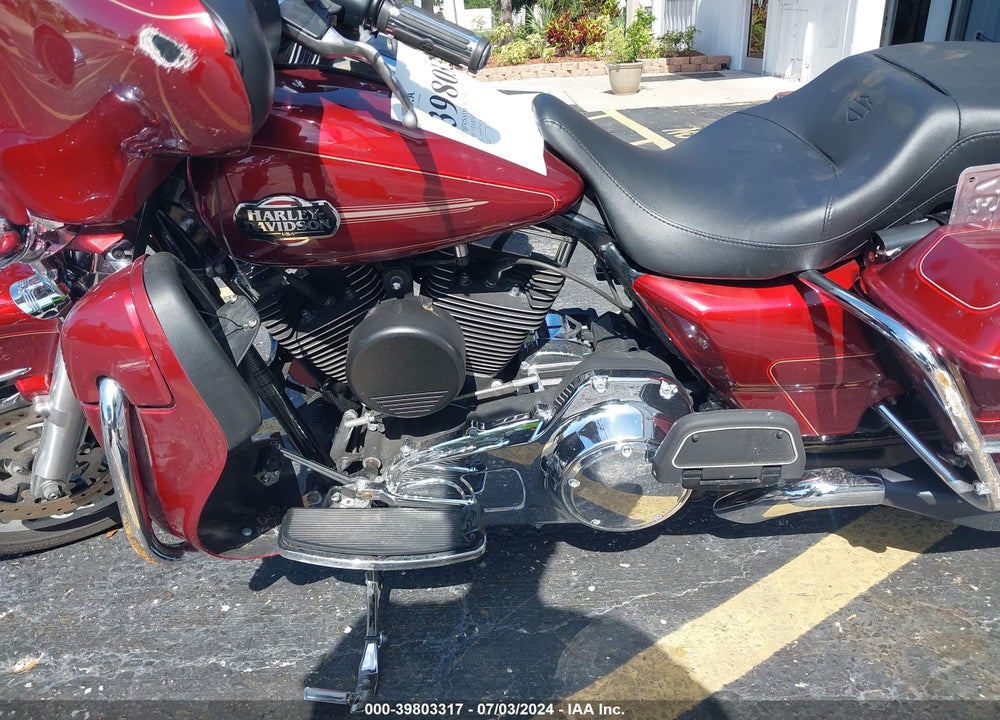 2010 HARLEY-DAVIDSON FLHTCU VIN: 1HD1FC412AB630209