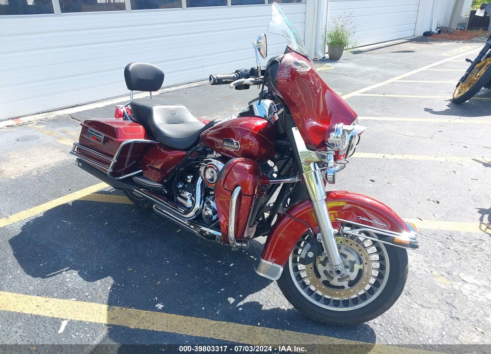 2010 HARLEY-DAVIDSON FLHTCU VIN: 1HD1FC412AB630209