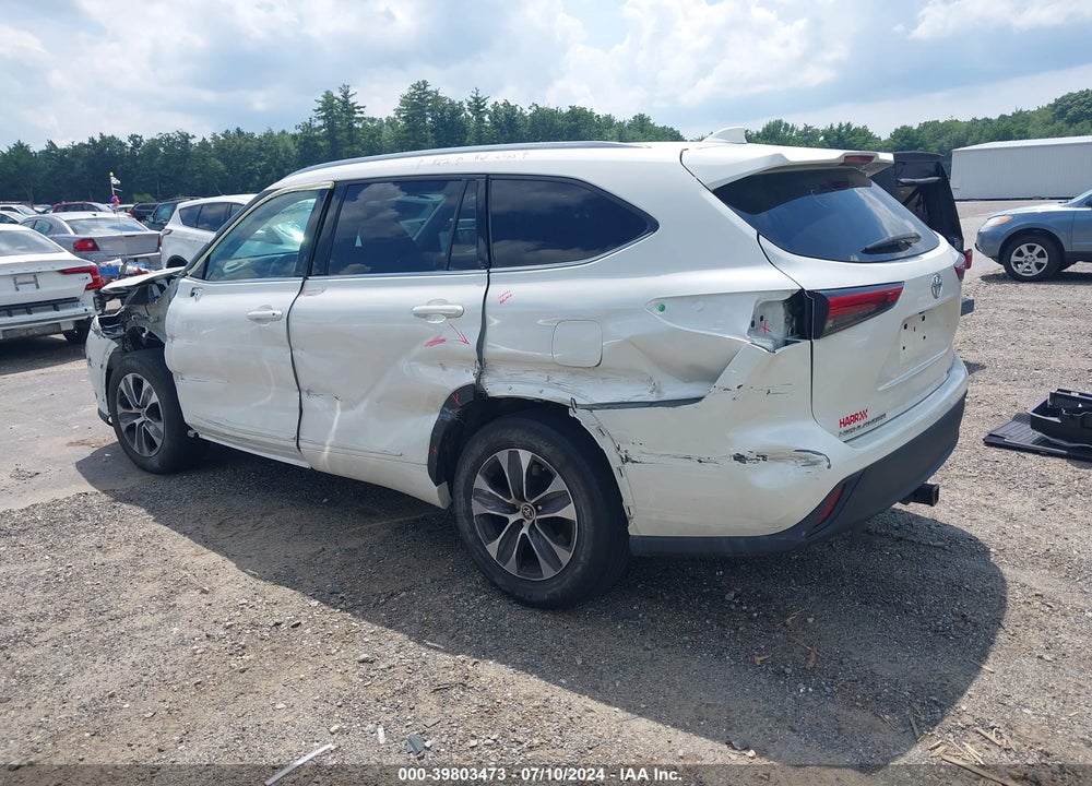 2021 TOYOTA HIGHLANDER XLE VIN: 5TDGZRBH0MS540365