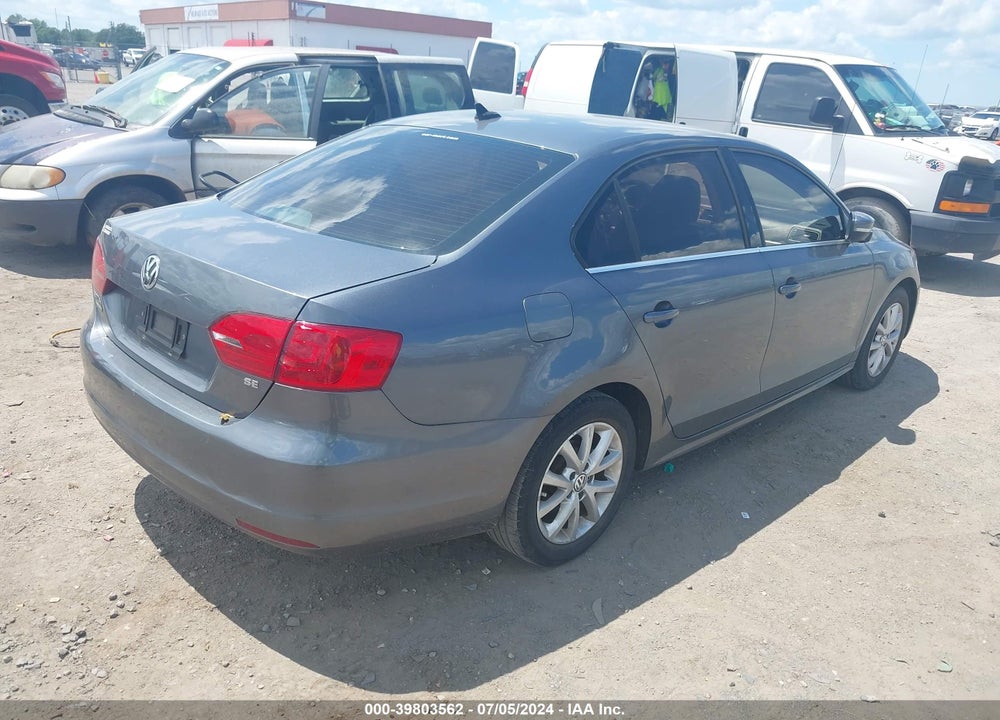 2014 VOLKSWAGEN JETTA 1.8T SE VIN: 3VWD07AJ7EM328860
