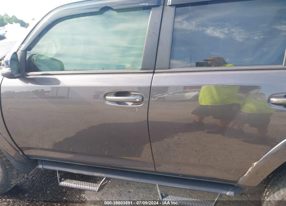2019 TOYOTA 4RUNNER SR5 PREMIUM VIN: JTEZU5JR4K5198623