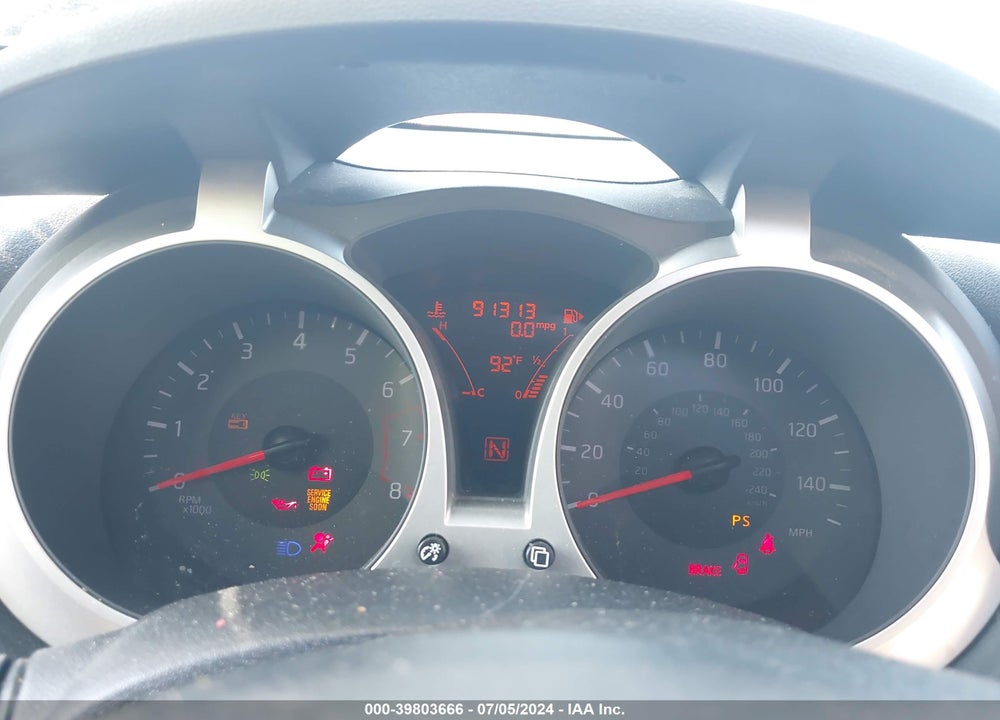 2014 NISSAN JUKE SV VIN: JN8AF5MR5ET454571