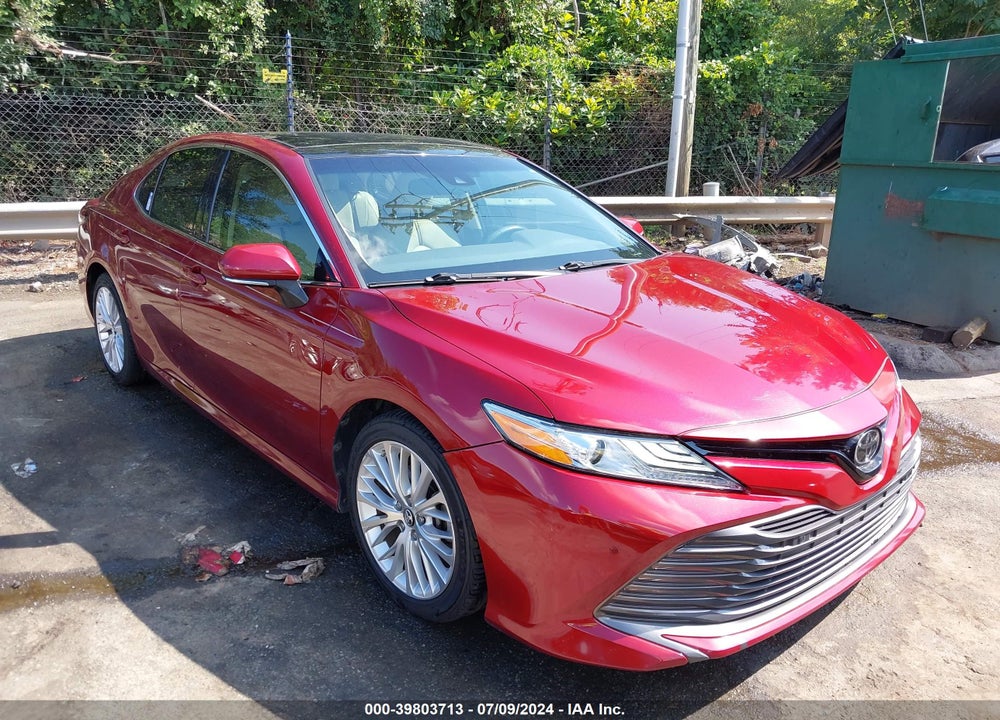 2018 TOYOTA CAMRY XLE VIN: 4T1B11HK2JU504749
