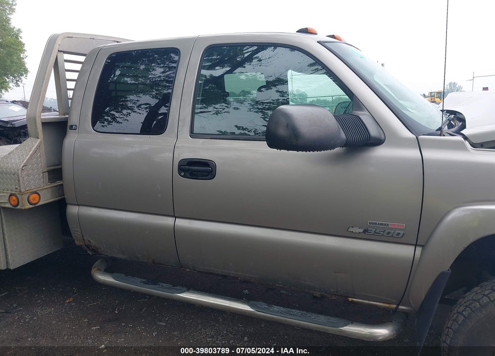 2003 CHEVROLET SILVERADO 3500 LS VIN: 1GCJK39183E153275