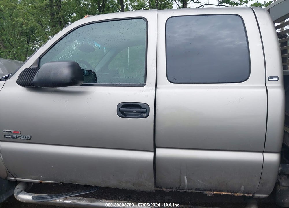 2003 CHEVROLET SILVERADO 3500 LS VIN: 1GCJK39183E153275