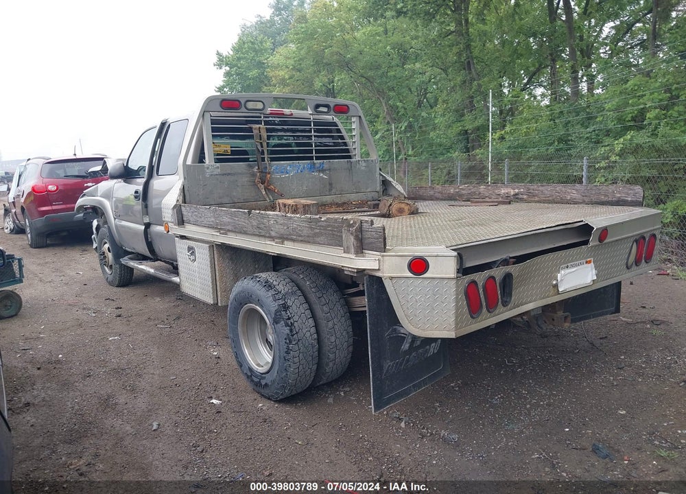 2003 CHEVROLET SILVERADO 3500 LS VIN: 1GCJK39183E153275