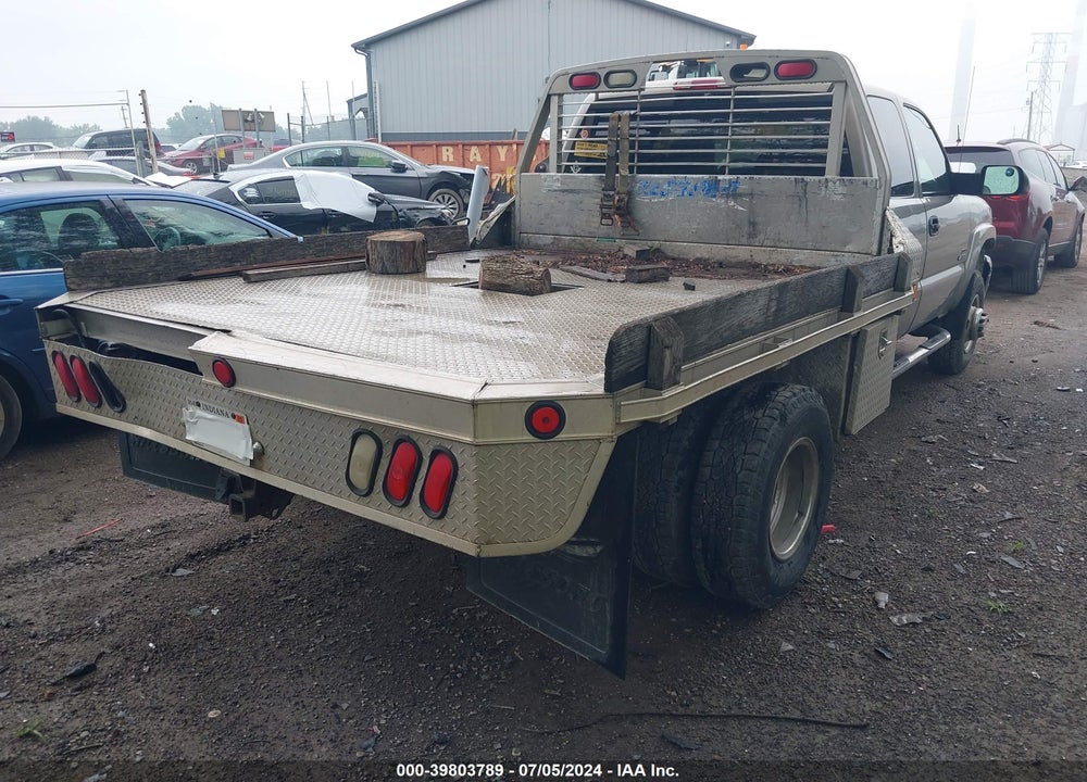 2003 CHEVROLET SILVERADO 3500 LS VIN: 1GCJK39183E153275