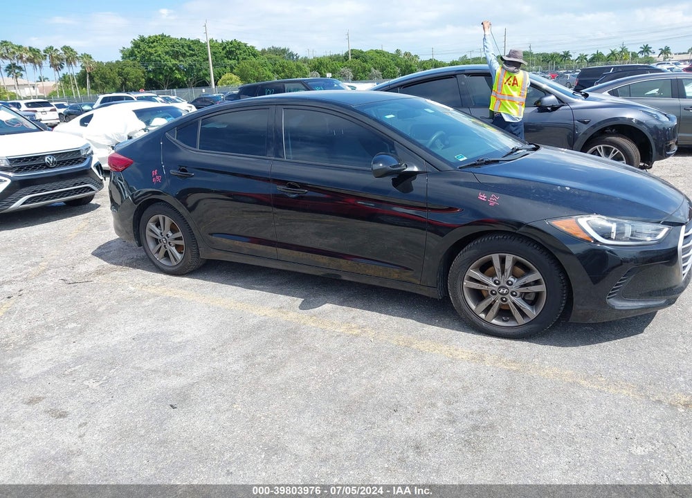 2018 HYUNDAI ELANTRA SEL VIN: 5NPD84LF9JH339796
