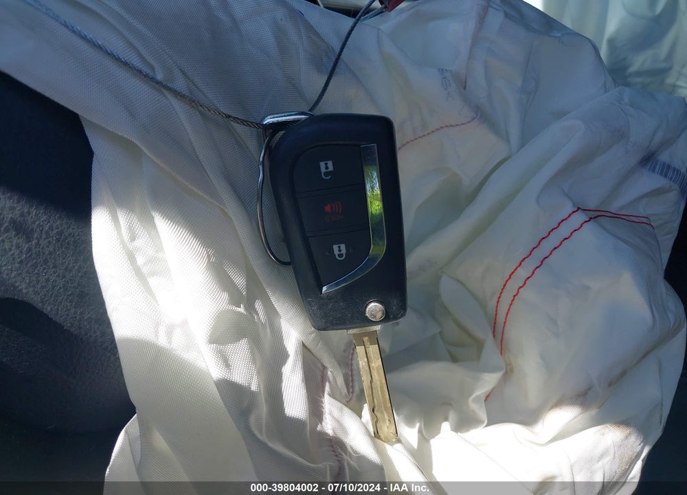 2018 TOYOTA C-HR XLE VIN: NMTKHMBX2JR051998