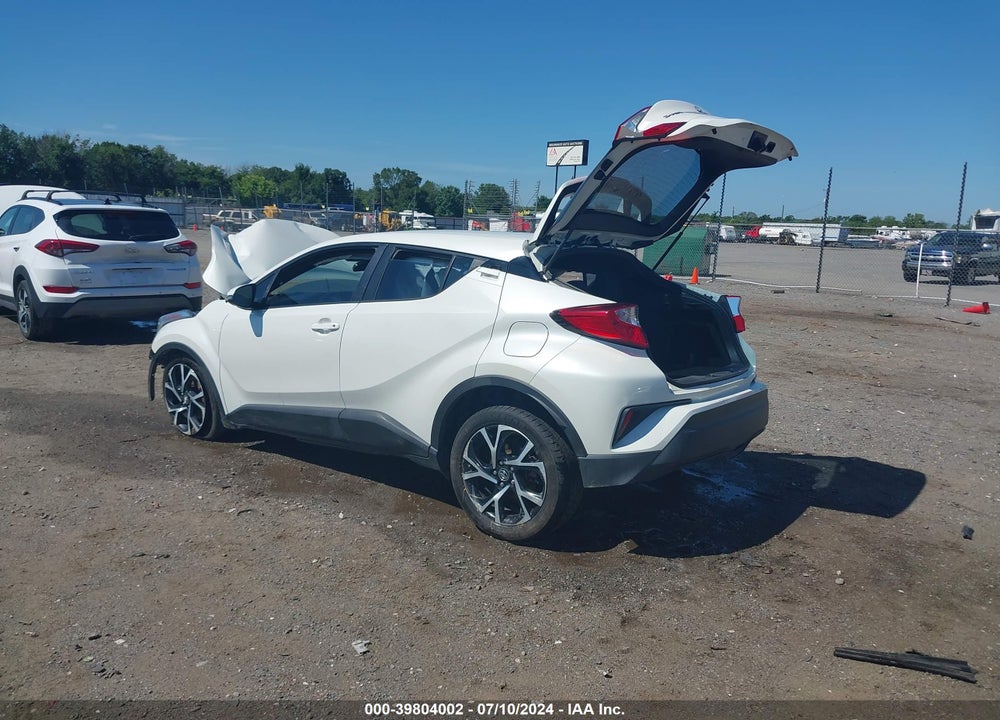 2018 TOYOTA C-HR XLE VIN: NMTKHMBX2JR051998