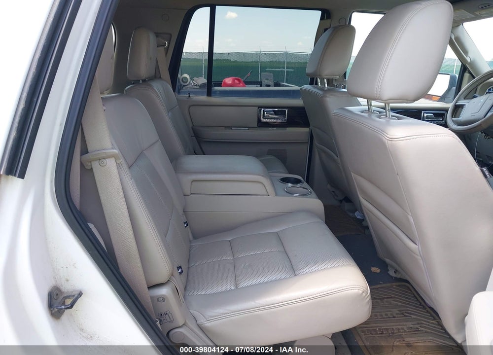 2010 LINCOLN NAVIGATOR VIN: 5LMJJ2J57AEJ05106