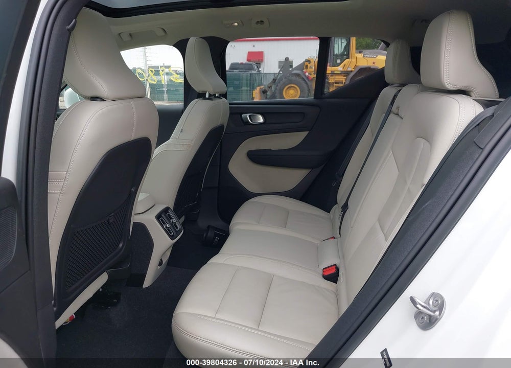 2023 VOLVO XC40 B5 PLUS BRIGHT THEME VIN: YV4L12UE9P2048023