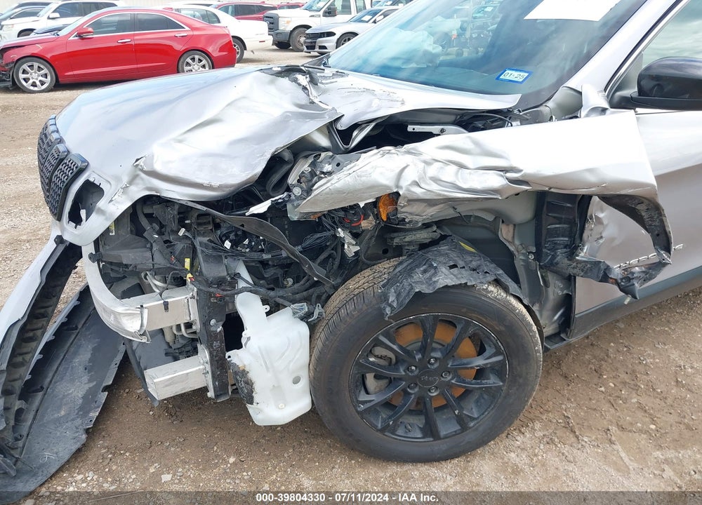 2019 JEEP CHEROKEE LATITUDE FWD VIN: 1C4PJLCBXKD266776