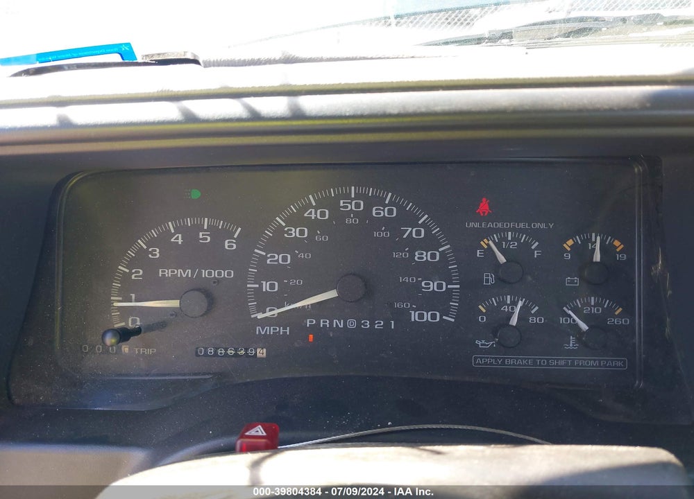 1998 CHEVROLET C1500 FLEETSIDE VIN: 1GCEC14R0WZ156054