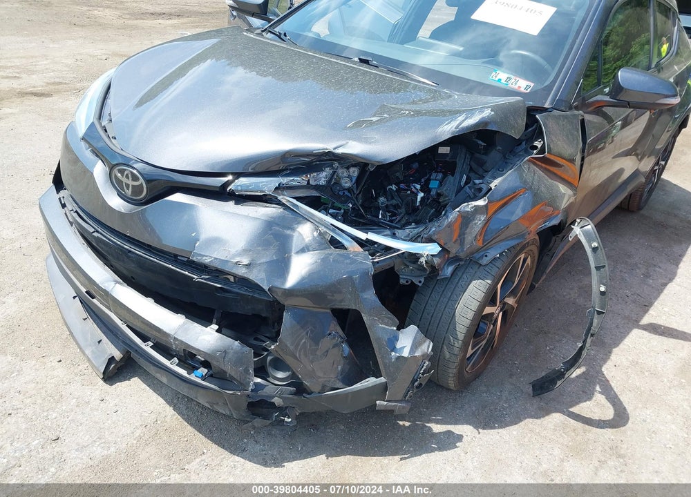 2018 TOYOTA C-HR XLE VIN: NMTKHMBX3JR033610