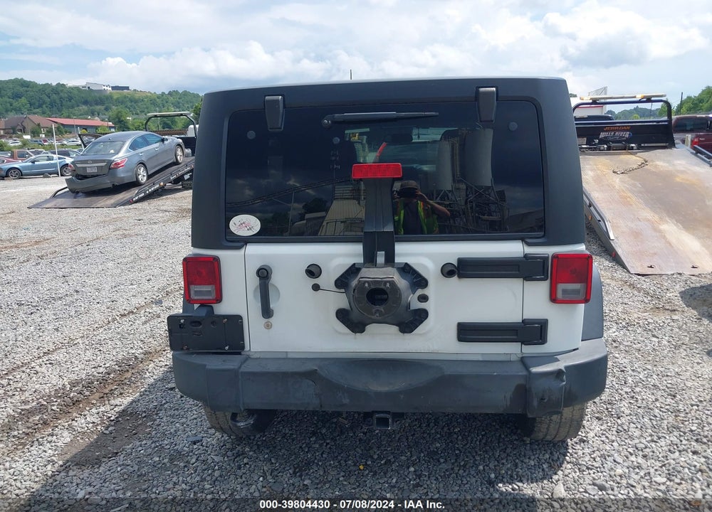 2015 JEEP WRANGLER UNLIMITED SPORT VIN: 1C4BJWDG5FL545893