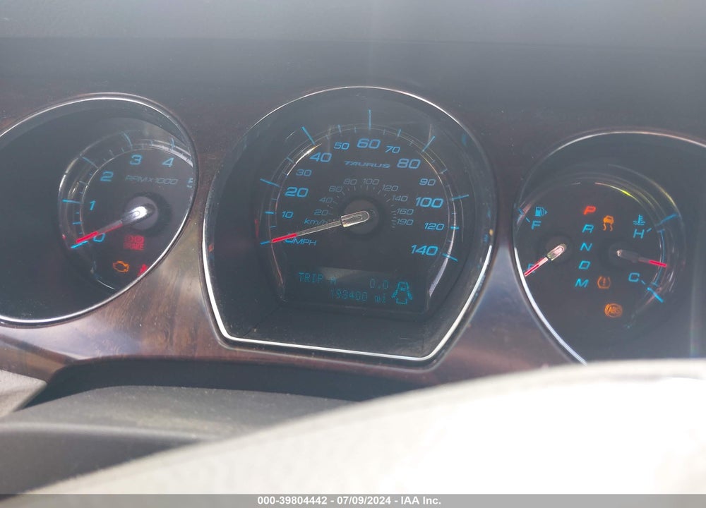 2010 FORD TAURUS SEL VIN: 1FAHP2EW1AG102820