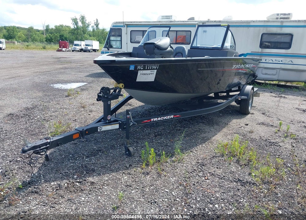 2022 TRACKER OTHER VIN: BUJ58875B222