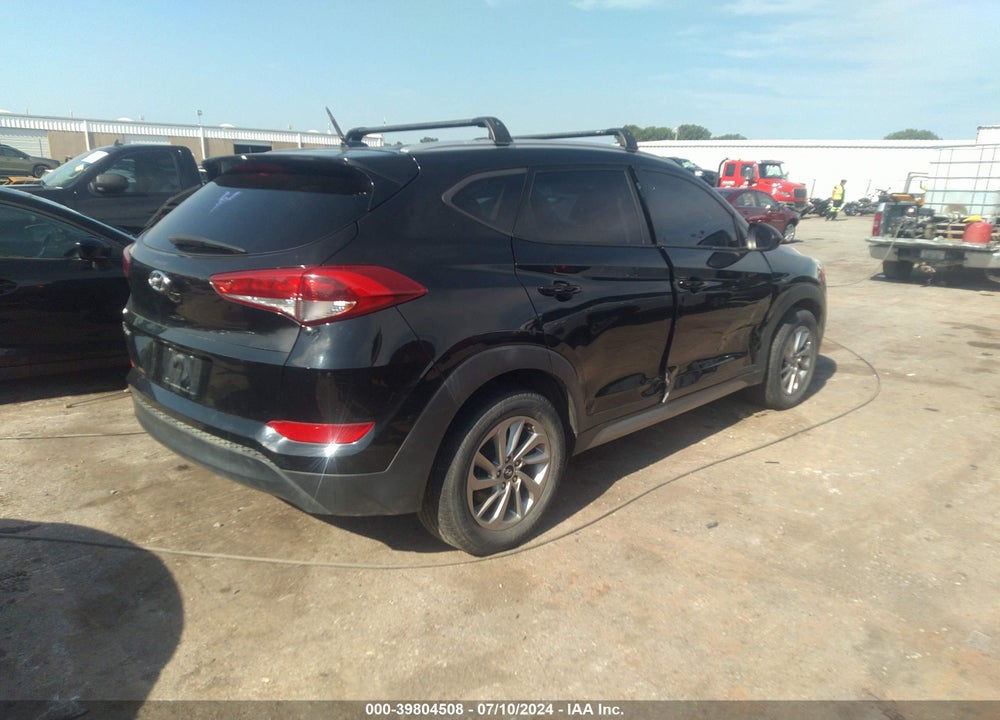 2017 HYUNDAI TUCSON SE/SE PLUS VIN: KM8J33A40HU268173