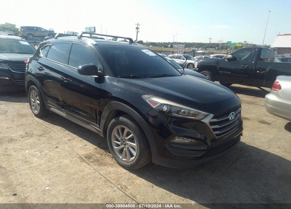 2017 HYUNDAI TUCSON SE/SE PLUS VIN: KM8J33A40HU268173