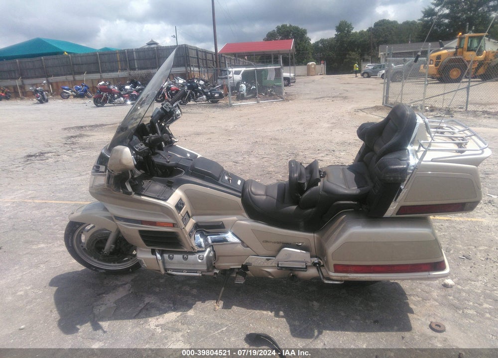 1998 HONDA GL1500 SE VIN: 1HFSC223XWA002690