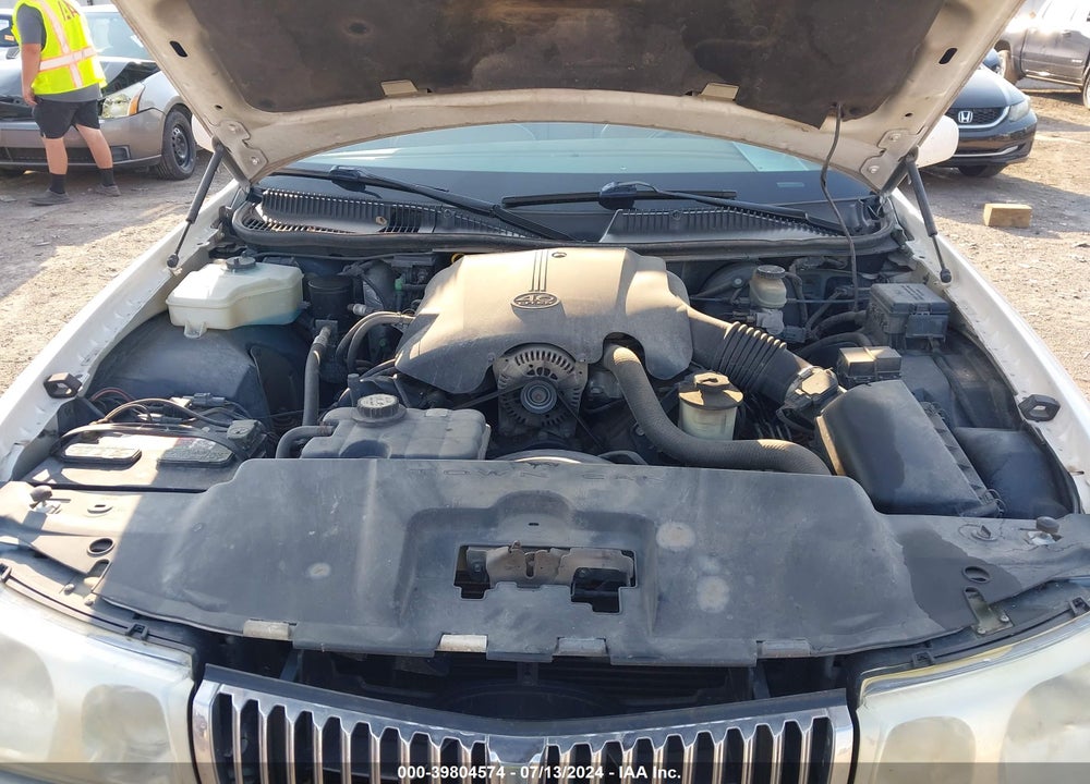 2002 LINCOLN TOWN CAR EXECUTIVE VIN: 1LNHM81W92Y667335