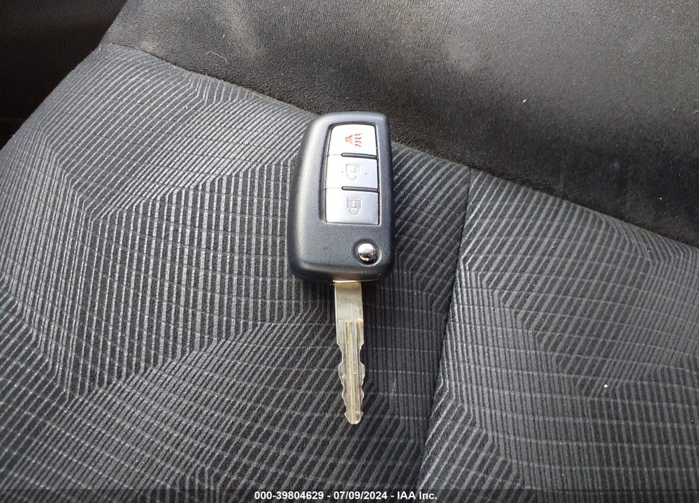 2014 NISSAN ROGUE S VIN: 5N1AT2MT2EC812381