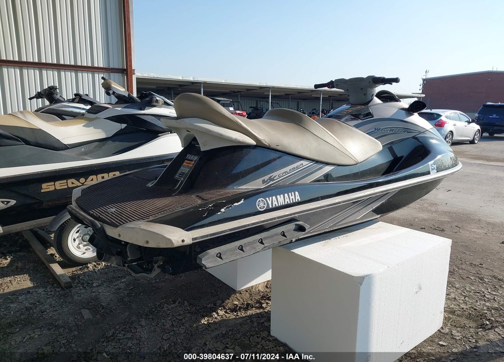 2010 YAMAHA WAVERUNNER VIN: YAMA1331D010