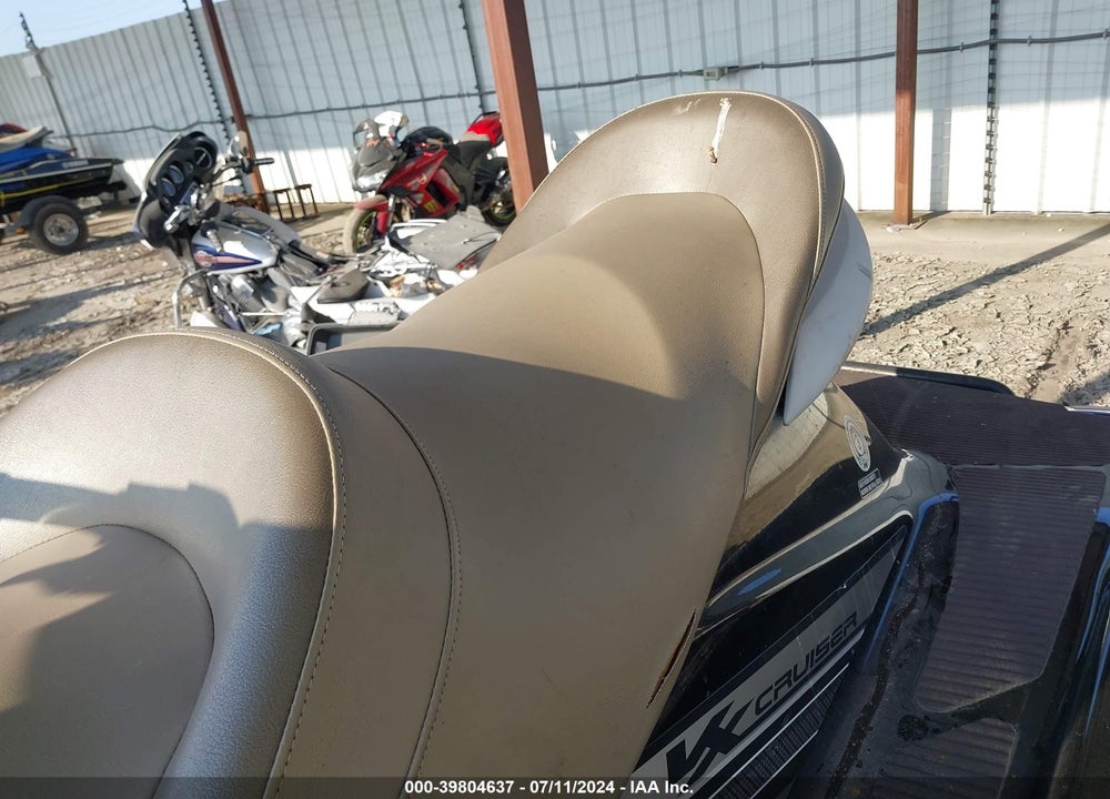 2010 YAMAHA WAVERUNNER VIN: YAMA1331D010