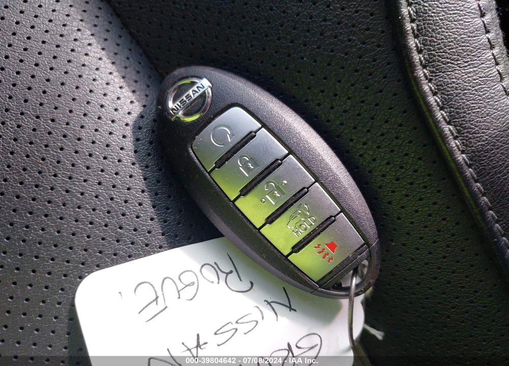 2017 NISSAN ROGUE SL VIN: JN8AT2MVXHW276423