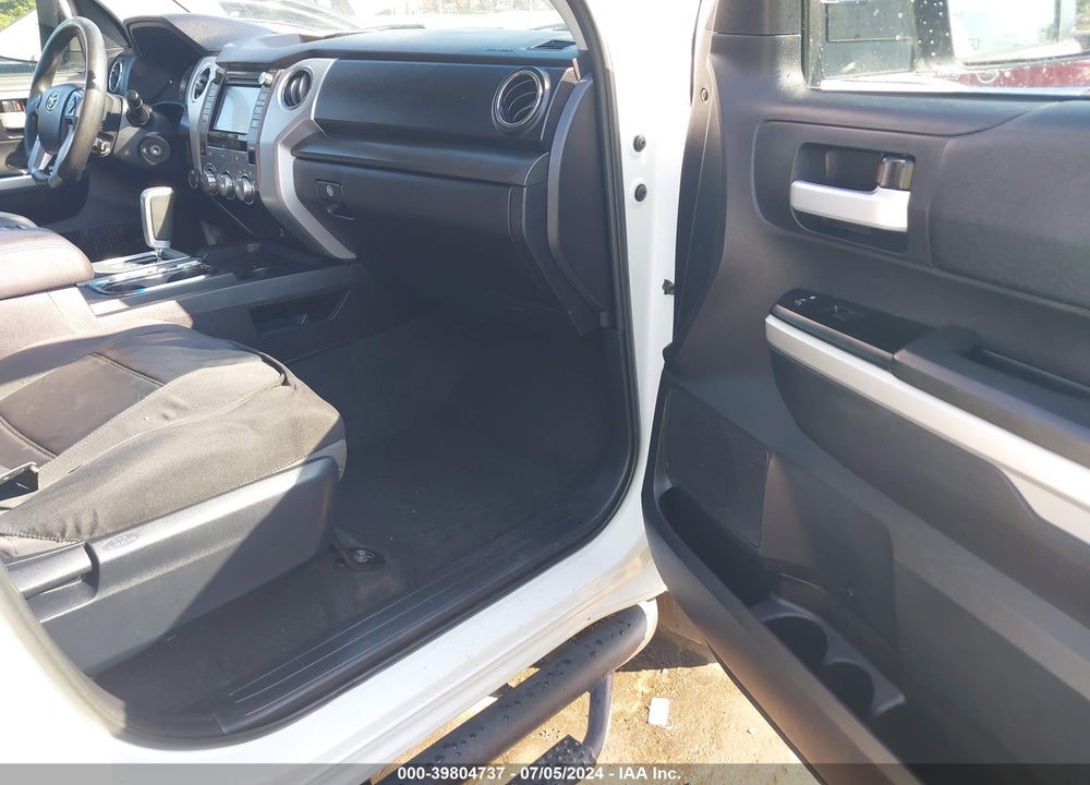 2016 TOYOTA TUNDRA SR5 5.7L V8 VIN: 5TFDW5F14GX539817