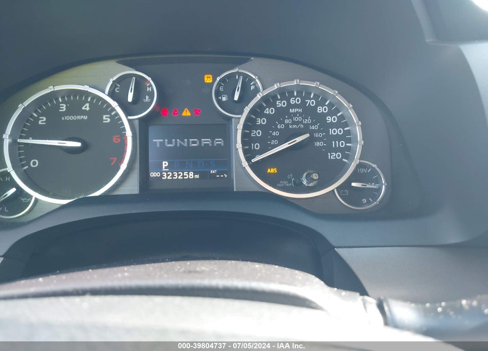 2016 TOYOTA TUNDRA SR5 5.7L V8 VIN: 5TFDW5F14GX539817