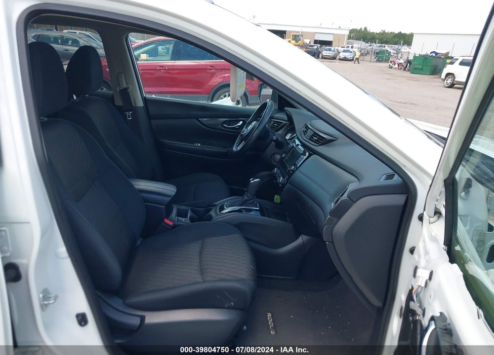 2018 NISSAN ROGUE SV VIN: 5N1AT2MV1JC785802