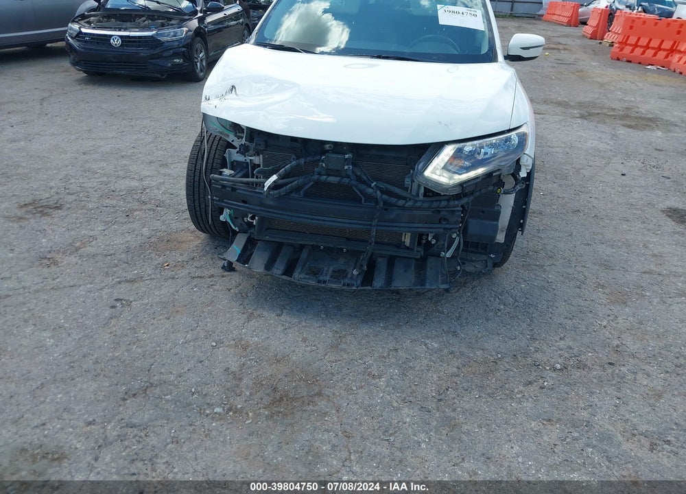2018 NISSAN ROGUE SV VIN: 5N1AT2MV1JC785802