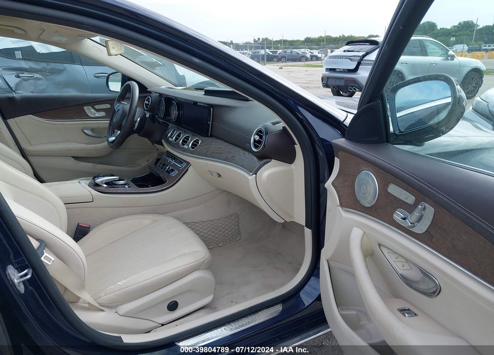 2018 MERCEDES-BENZ E 300 VIN: WDDZF4JB8JA313425