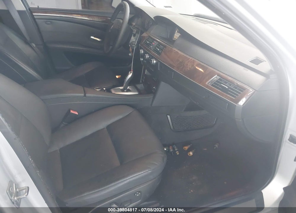 2010 BMW 528I XDRIVE VIN: WBANV1C54AC389033