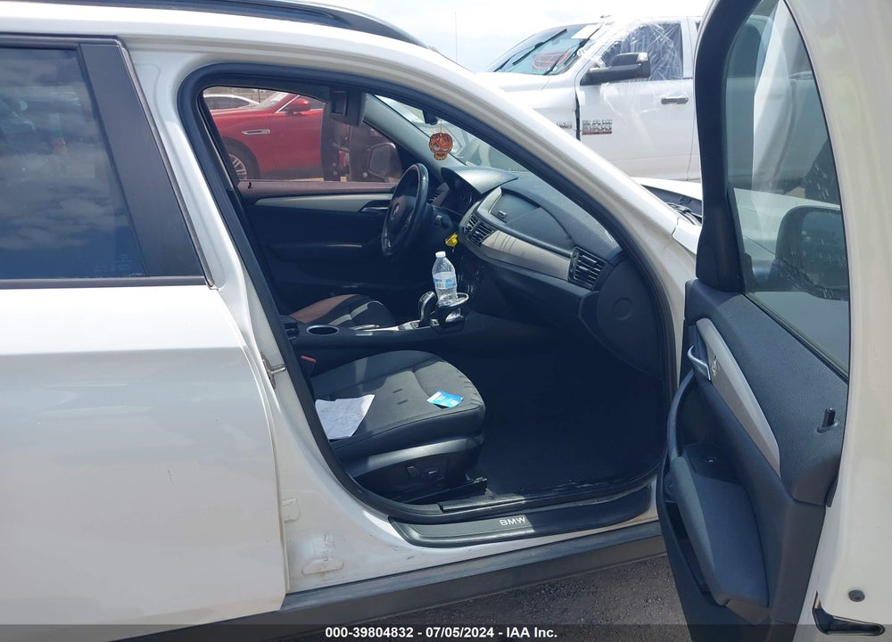 2014 BMW X1 VIN: WBAVL1C57EVY21646