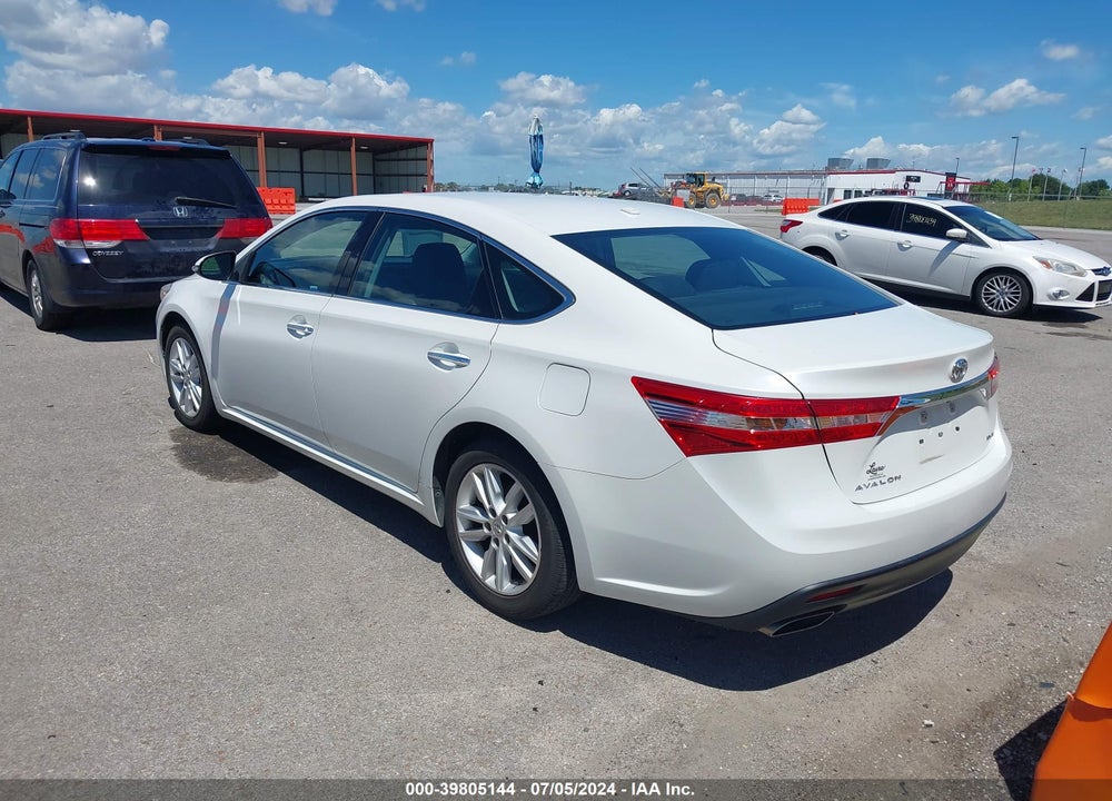 2015 TOYOTA AVALON XLE VIN: 4T1BK1EB1FU174093