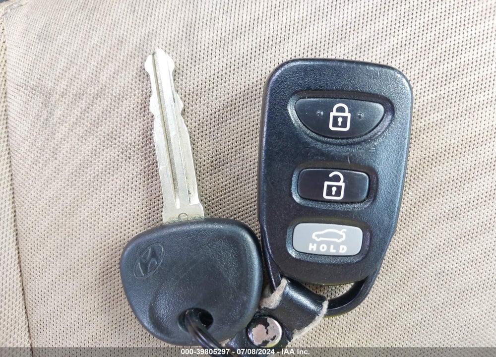 2013 HYUNDAI ELANTRA GLS VIN: 5NPDH4AE7DH349287