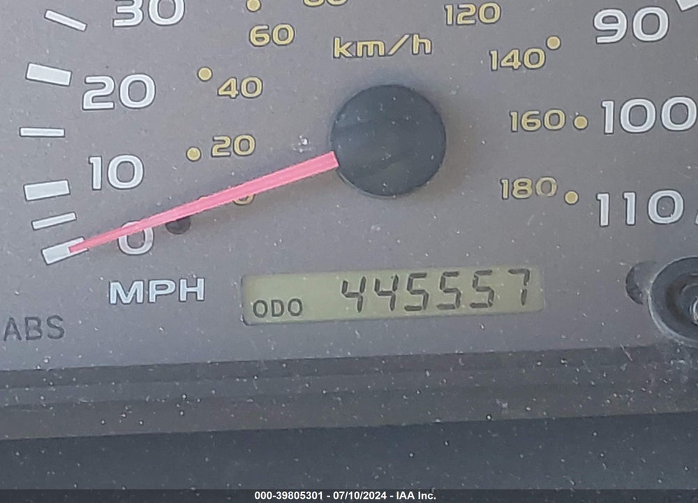 2003 TOYOTA SEQUOIA SR5 V8 VIN: 5TDZT34A63S155334