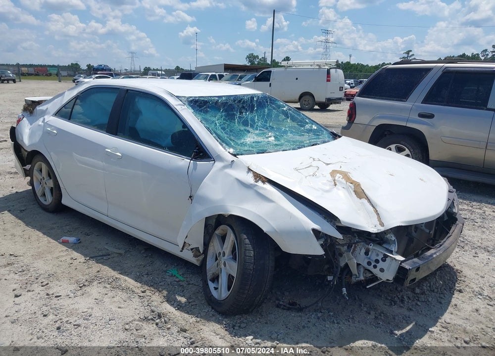 2014 TOYOTA CAMRY SE VIN: 4T1BF1FK4EU435086