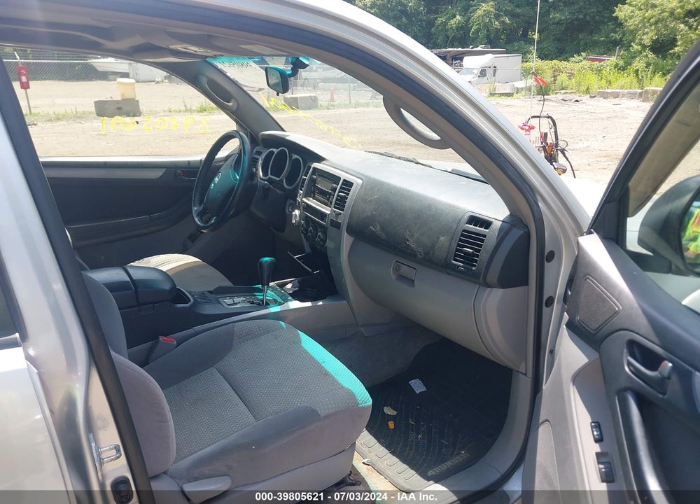2005 TOYOTA 4RUNNER SR5 V8 VIN: JTEBT14R450054841