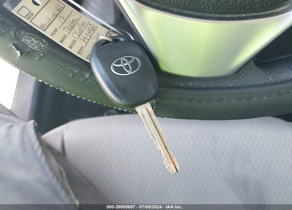 2017 TOYOTA COROLLA LE VIN: 5YFBURHEXHP693355