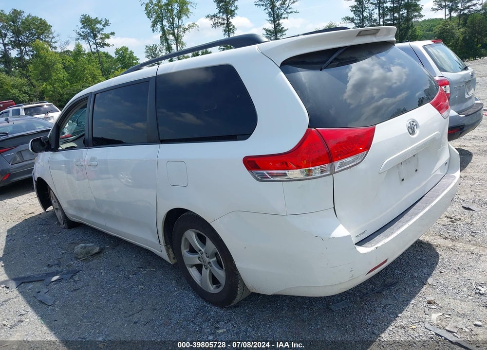 2011 TOYOTA SIENNA LE V6 VIN: 5TDKK3DC5BS090271