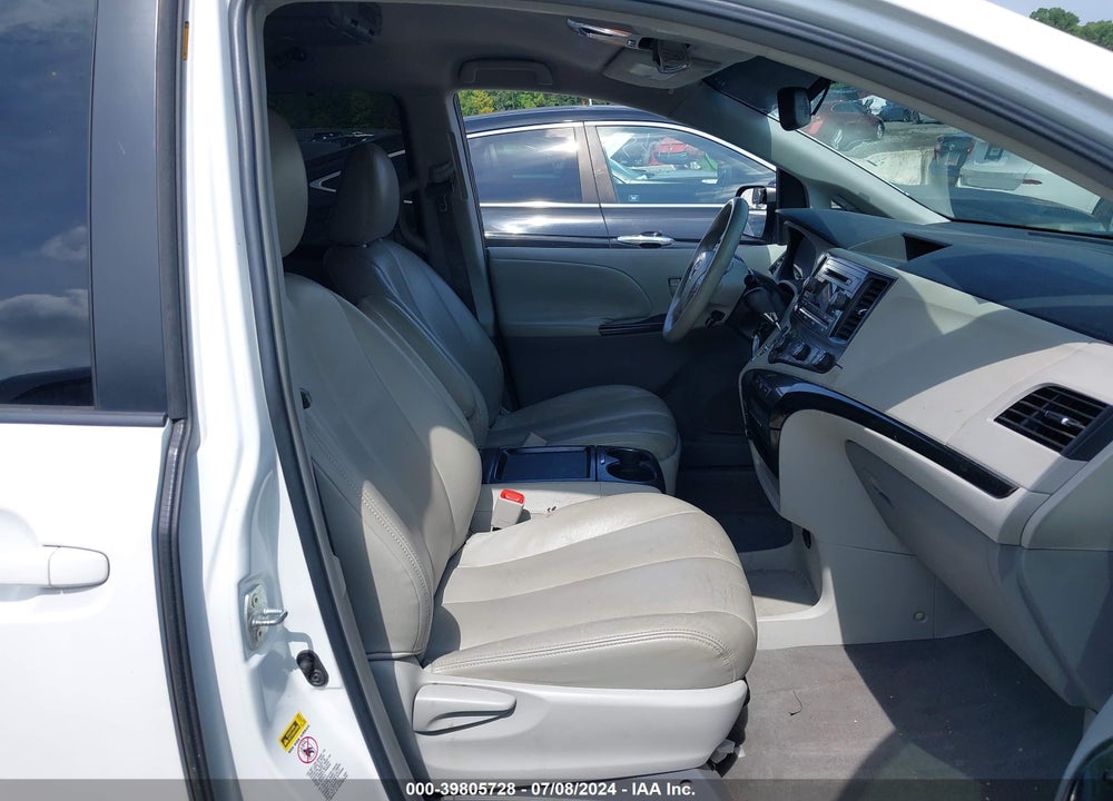 2011 TOYOTA SIENNA LE V6 VIN: 5TDKK3DC5BS090271