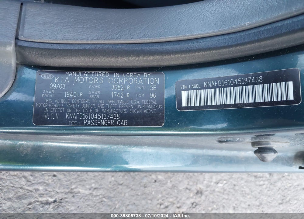 2004 KIA SPECTRA VIN: KNAFB161045137438