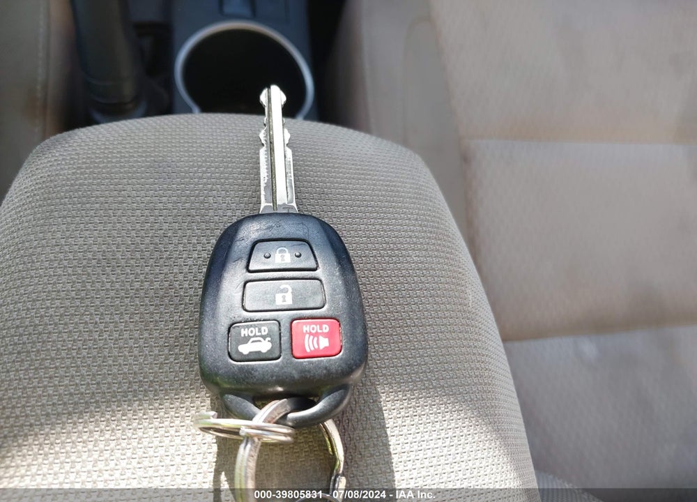 2014 TOYOTA COROLLA LE VIN: 2T1BURHE1EC199848